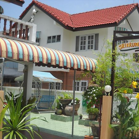 Sri Krung Guest House Ayutthaya Bagian luar foto