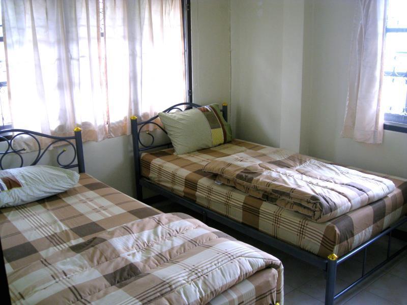 Sri Krung Guest House Ayutthaya Bagian luar foto
