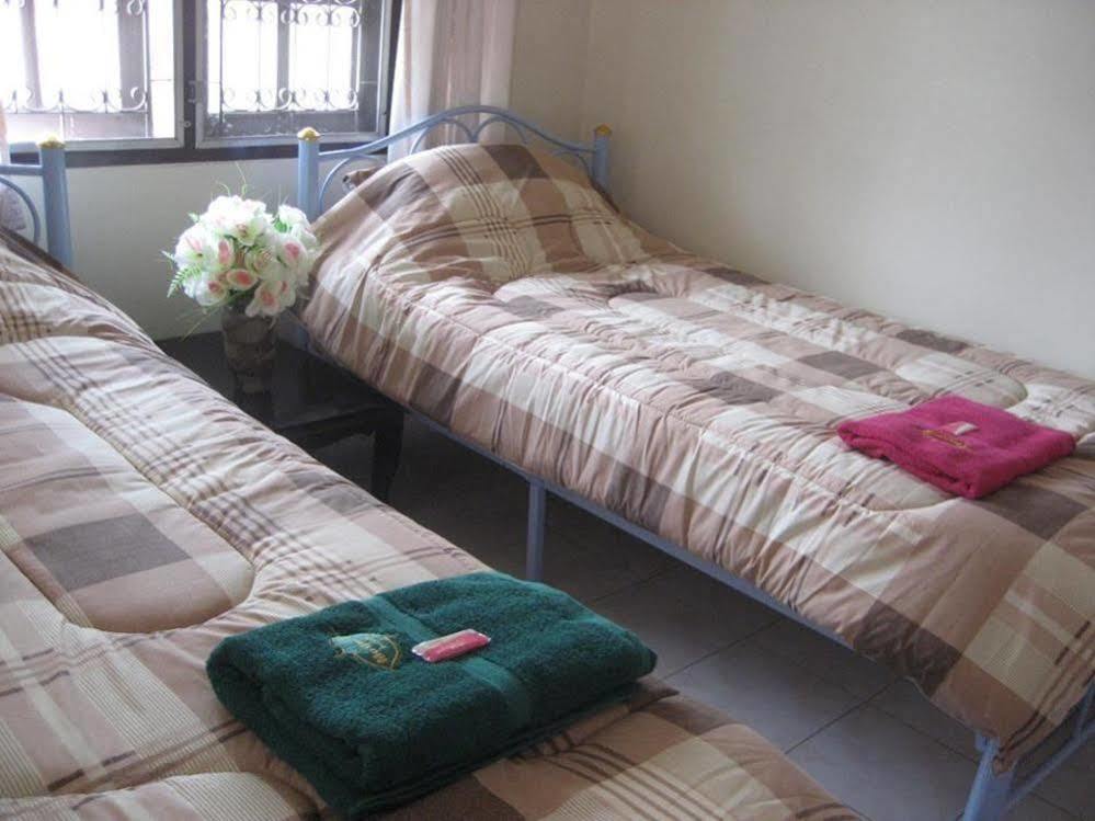 Sri Krung Guest House Ayutthaya Bagian luar foto