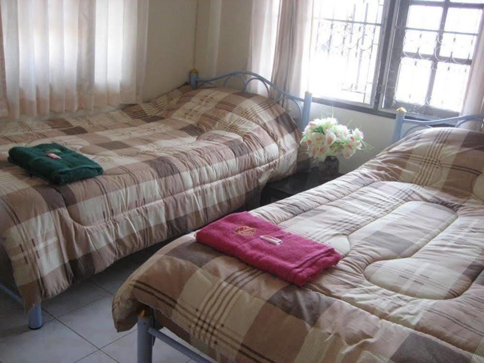 Sri Krung Guest House Ayutthaya Bagian luar foto