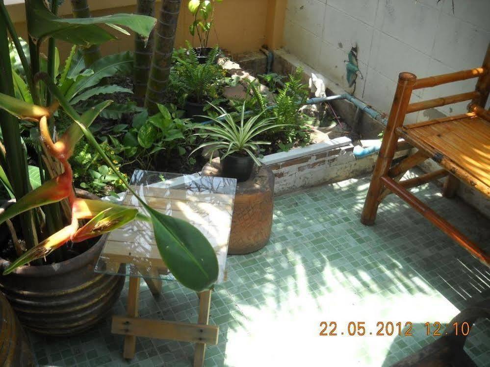 Sri Krung Guest House Ayutthaya Bagian luar foto